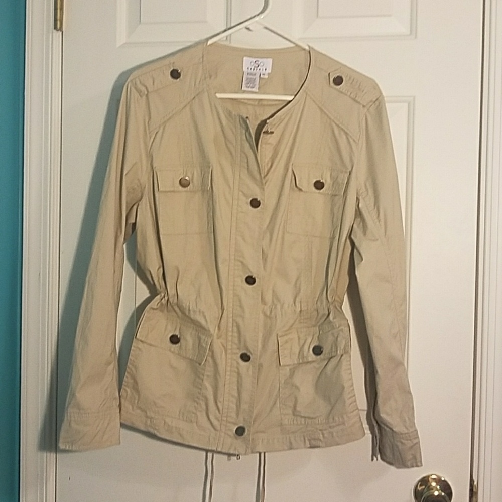 Lightweight Tan Jacket with Zipper and Buttons